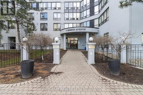 1013 - 7 Bishop Avenue, Toronto (Newtonbrook East), ON - Outdoor