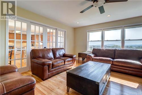 57 Leo Avenue, Sussex, NB - Indoor Photo Showing Living Room