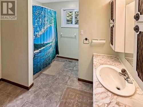 9 Mackenzie Road, Quinte West, ON - Indoor Photo Showing Bathroom