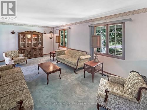 9 Mackenzie Road, Quinte West, ON - Indoor Photo Showing Living Room