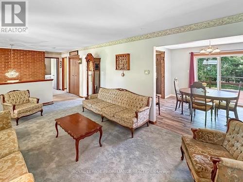 9 Mackenzie Road, Quinte West, ON - Indoor Photo Showing Living Room