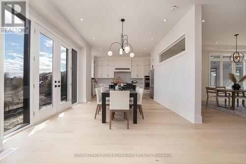 6 Bunn Court, Aurora (Bayview Northeast), ON - Indoor Photo Showing Dining Room