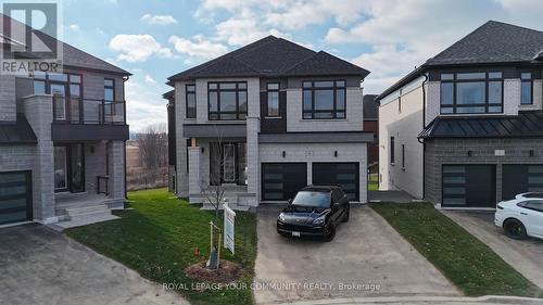 6 Bunn Court, Aurora, ON - Outdoor With Facade