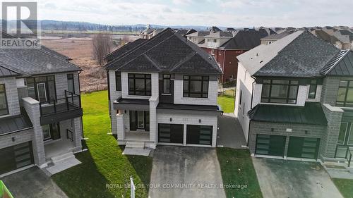 6 Bunn Court, Aurora, ON - Outdoor With Facade