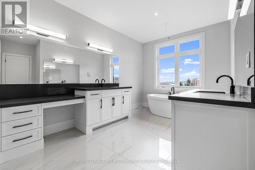 6 Bunn Court, Aurora, ON - Indoor Photo Showing Bathroom