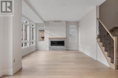 6 Bunn Court, Aurora, ON - Indoor Photo Showing Living Room With Fireplace