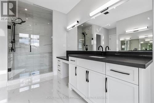 6 Bunn Court, Aurora, ON - Indoor Photo Showing Bathroom