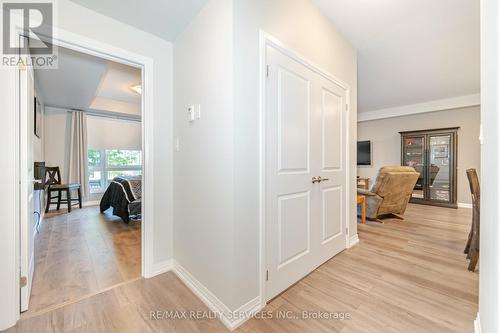 105 - 306 Essa Road, Barrie (Ardagh), ON - Indoor Photo Showing Other Room