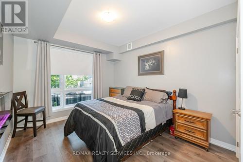 105 - 306 Essa Road, Barrie (Ardagh), ON - Indoor Photo Showing Bedroom