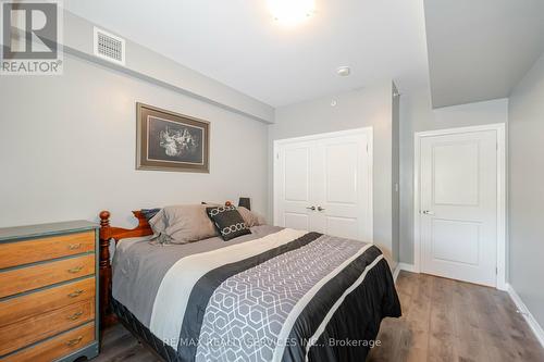 105 - 306 Essa Road, Barrie (Ardagh), ON - Indoor Photo Showing Bedroom