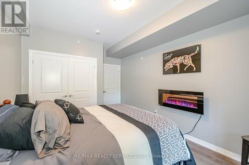 105 - 306 Essa Road, Barrie (Ardagh), ON - Indoor Photo Showing Bedroom