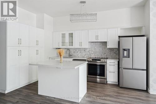 Th5 - 33 Singer Court, Toronto (Don Valley Village), ON - Indoor Photo Showing Kitchen With Upgraded Kitchen