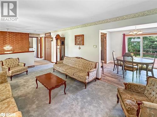 9 Mackenzie Road, Quinte West, ON - Indoor Photo Showing Living Room