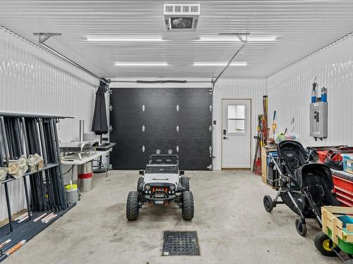 Garage - 116Z  - 118Z 117E Avenue, Drummondville, QC - Indoor Photo Showing Garage