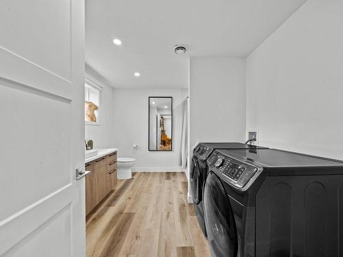 Bathroom - 116Z  - 118Z 117E Avenue, Drummondville, QC - Indoor Photo Showing Laundry Room