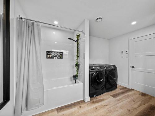 Bathroom - 116Z  - 118Z 117E Avenue, Drummondville, QC - Indoor Photo Showing Laundry Room