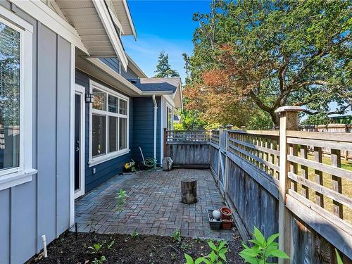 7-1880 Laval Ave, Saanich, BC 