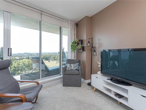 906-160 Wilson St, Victoria, BC - Indoor Photo Showing Living Room