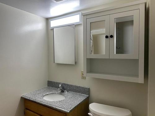 131 Ravenwood Avenue, Thunder Bay, ON - Indoor Photo Showing Bathroom