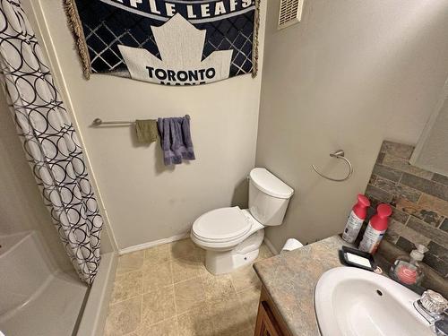 237 Ogden Street, Thunder Bay, ON - Indoor Photo Showing Bathroom