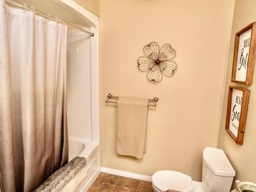 168 Lawrence Road, Thunder Bay, ON - Indoor Photo Showing Bathroom