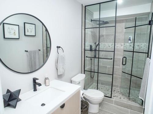 168 Lawrence Road, Thunder Bay, ON - Indoor Photo Showing Bathroom