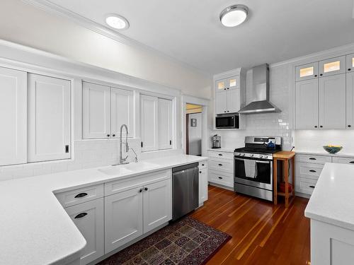 135 Battle Street, Kamloops, BC - Indoor Photo Showing Kitchen With Stainless Steel Kitchen