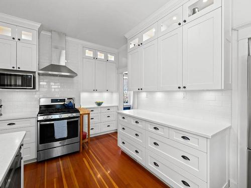 135 Battle Street, Kamloops, BC - Indoor Photo Showing Kitchen