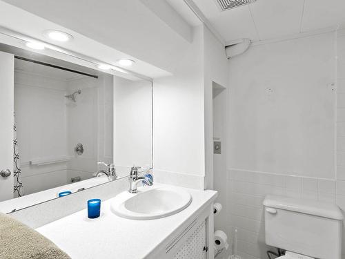 135 Battle Street, Kamloops, BC - Indoor Photo Showing Bathroom