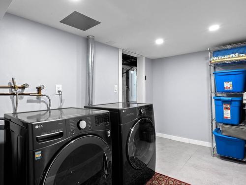 135 Battle Street, Kamloops, BC - Indoor Photo Showing Laundry Room