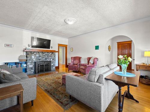 135 Battle Street, Kamloops, BC - Indoor Photo Showing Living Room With Fireplace