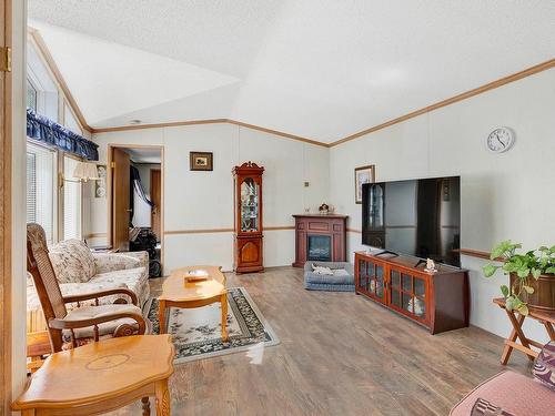 46 Blackpool Road, Clearwater, BC - Indoor Photo Showing Other Room With Fireplace