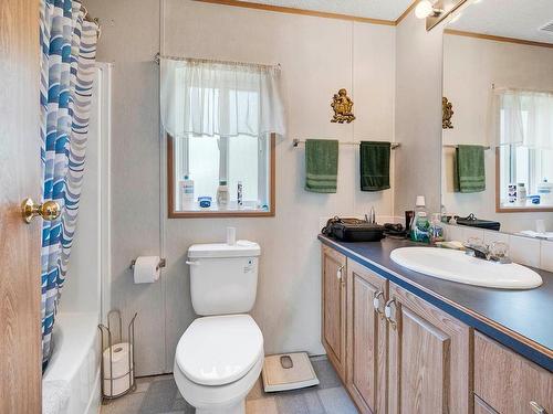 46 Blackpool Road, Clearwater, BC - Indoor Photo Showing Bathroom