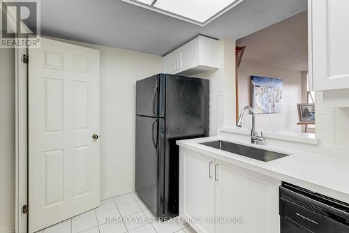 320 - 6 Humberline Drive, Toronto (West Humber-Clairville), ON - Indoor Photo Showing Kitchen