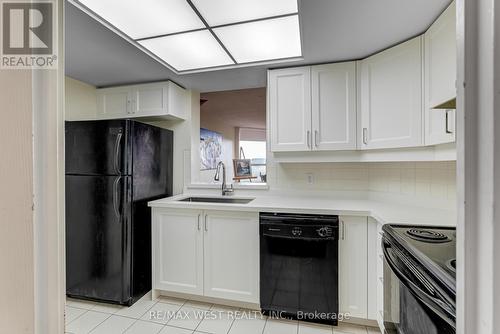 320 - 6 Humberline Drive, Toronto (West Humber-Clairville), ON - Indoor Photo Showing Kitchen