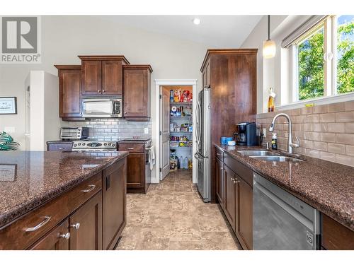 3341 Hihannah View, West Kelowna, BC - Indoor Photo Showing Kitchen With Double Sink