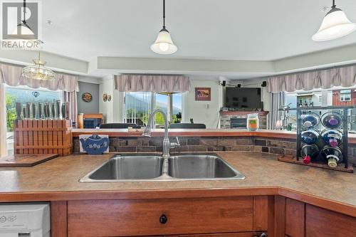 611 Shuswap Street Sw Unit# #204, Salmon Arm, BC - Indoor Photo Showing Kitchen With Double Sink