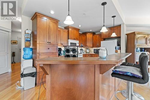 611 Shuswap Street Sw Unit# #204, Salmon Arm, BC - Indoor Photo Showing Kitchen