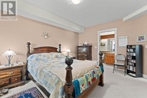 611 Shuswap Street Sw Unit# #204, Salmon Arm, BC - Indoor Photo Showing Bedroom