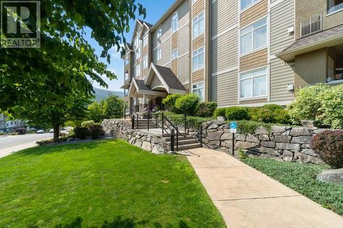 611 Shuswap Street Sw Unit# #204, Salmon Arm, BC - Outdoor