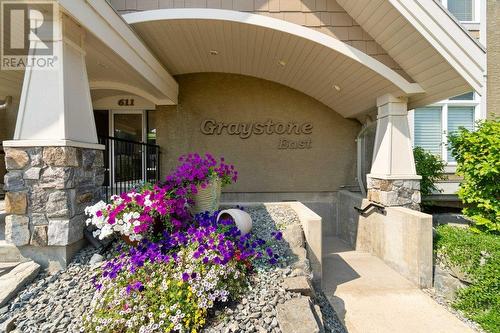 611 Shuswap Street Sw Unit# #204, Salmon Arm, BC - Outdoor