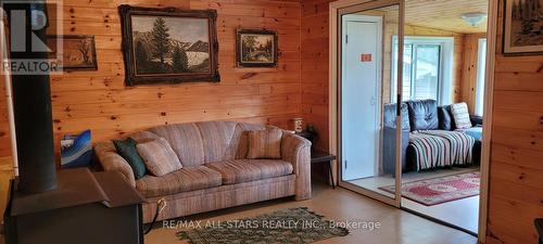 136 Coldstream Road, Kawartha Lakes, ON - Indoor Photo Showing Other Room