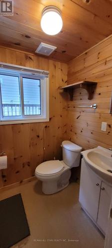 136 Coldstream Road, Kawartha Lakes, ON - Indoor Photo Showing Bathroom