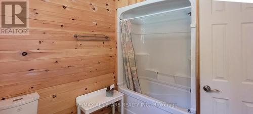 136 Coldstream Road, Kawartha Lakes, ON - Indoor Photo Showing Bathroom