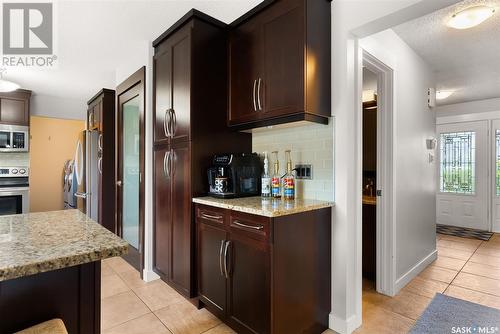 2034 Braun Bay E, Regina, SK - Indoor Photo Showing Kitchen