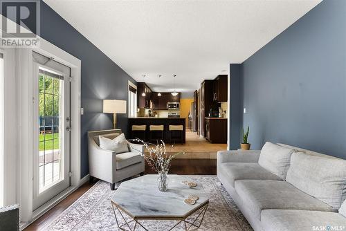 2034 Braun Bay E, Regina, SK - Indoor Photo Showing Living Room