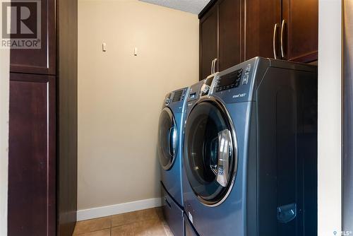 2034 Braun Bay E, Regina, SK - Indoor Photo Showing Laundry Room