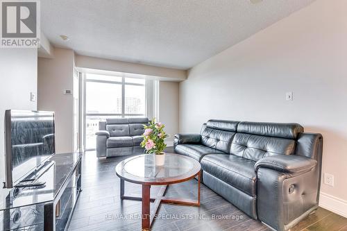 702 - 9 George Street, Brampton (Downtown Brampton), ON - Indoor Photo Showing Living Room