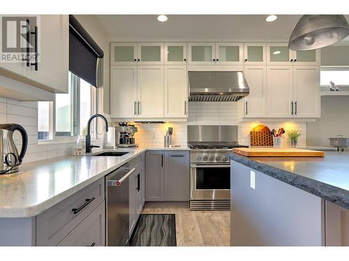 6539 Blackcomb Place, Vernon, BC - Indoor Photo Showing Kitchen With Upgraded Kitchen