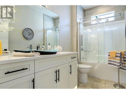 6539 Blackcomb Place, Vernon, BC - Indoor Photo Showing Bathroom